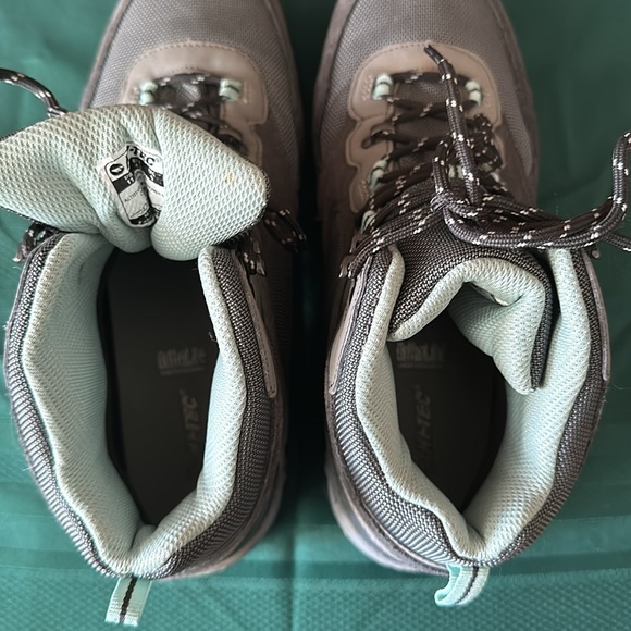 Hi- Tec hiking boot - Picture 6 of 6